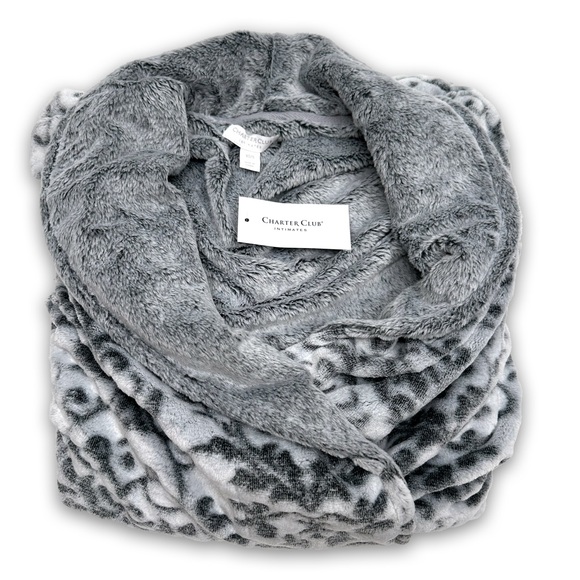 Charter Club women’s bathrobe. Never worn. - Picture 3 of 5